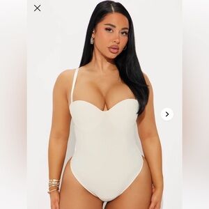 Fashion Nova Classic Look Bodysuit - Nude Size S